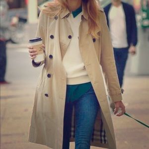 Burberry trench coat 🧥